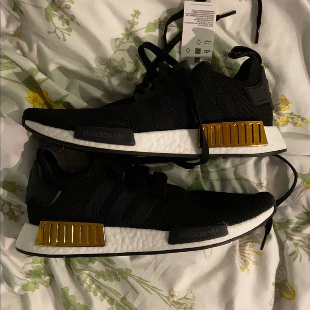Adidas boost nmd_r1